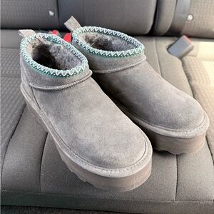 BearPaw Cozy Grey Suede Fleece-Lined Boots